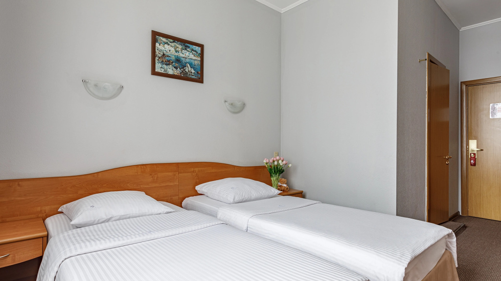 Maxima Zarya Hotel Room Type - Standard Double room twin beds