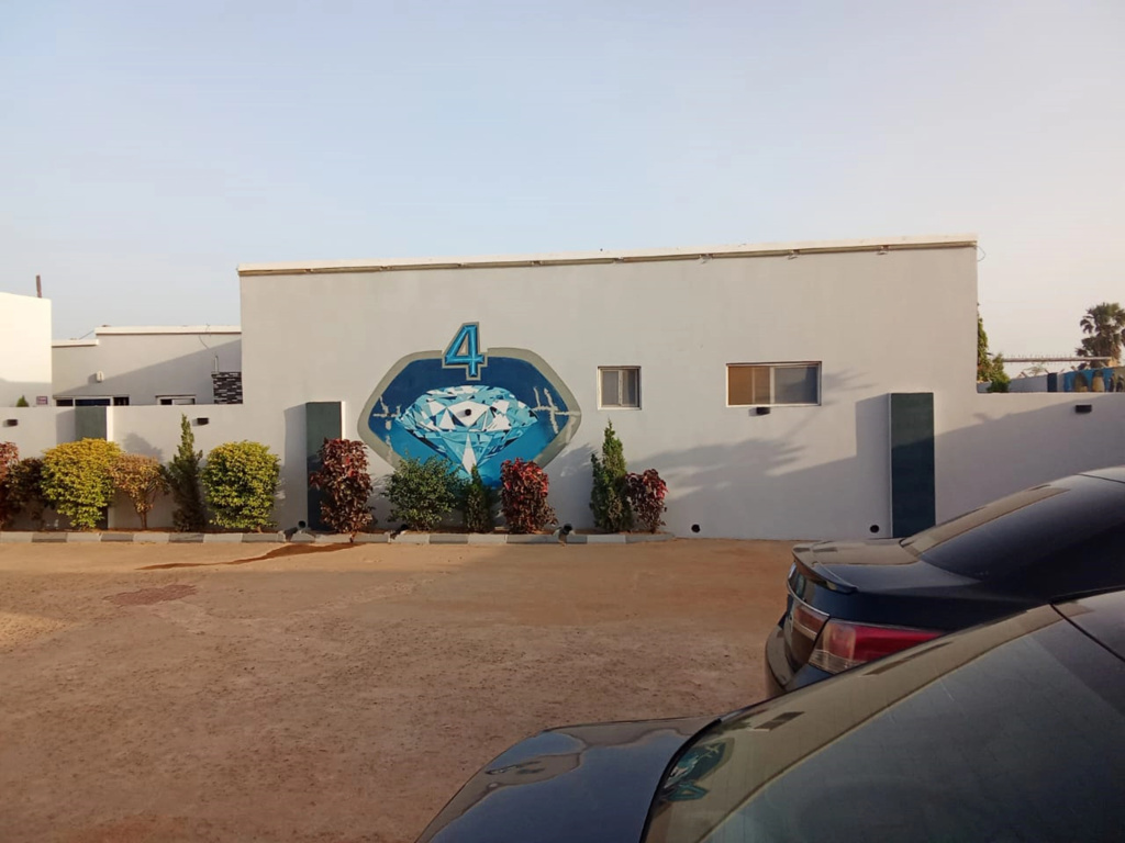 Four Diamonds Suites Hotel