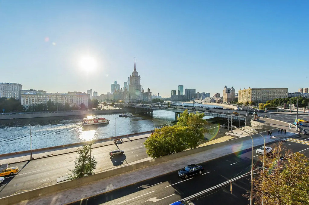 Квартира GM Apartments на Москва-реке с Видом на Набережную и Сталинскую высотку — фото