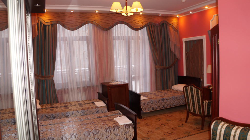 Comfort Triple room with city view