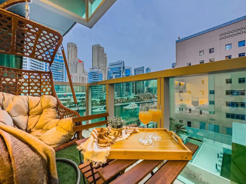 Квартира Marina Elegance: Walk to JBR Beach & Ain Dubai — фото