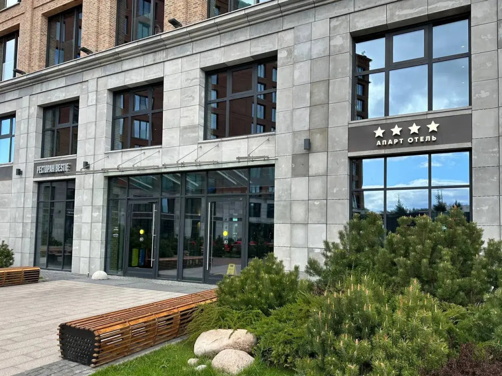 Метро чернышевская рядом вид. Lux санкт петербург. Lux apartments спб. Банкет холл большевиков. Спа в doubletree hilton.