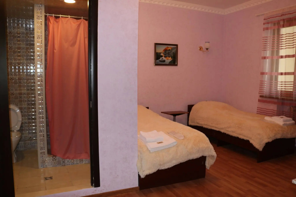 Economy Quadruple room