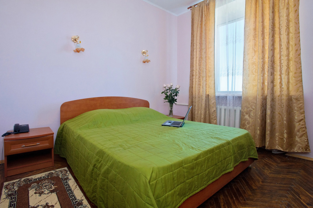 2 Bedrooms Business Double room (full double bed)