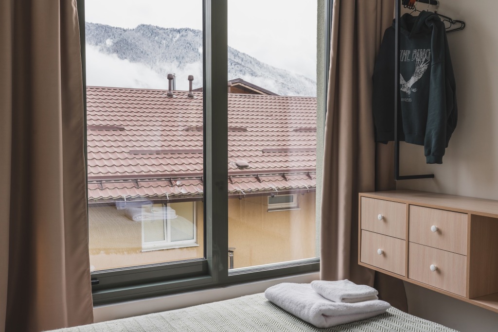 Семейный номер Superior с красивым видом из окна в Куб Грин