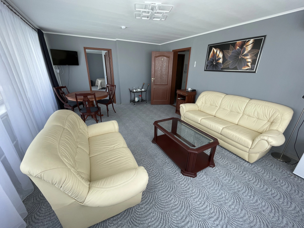 2 Bedrooms Apartment with view