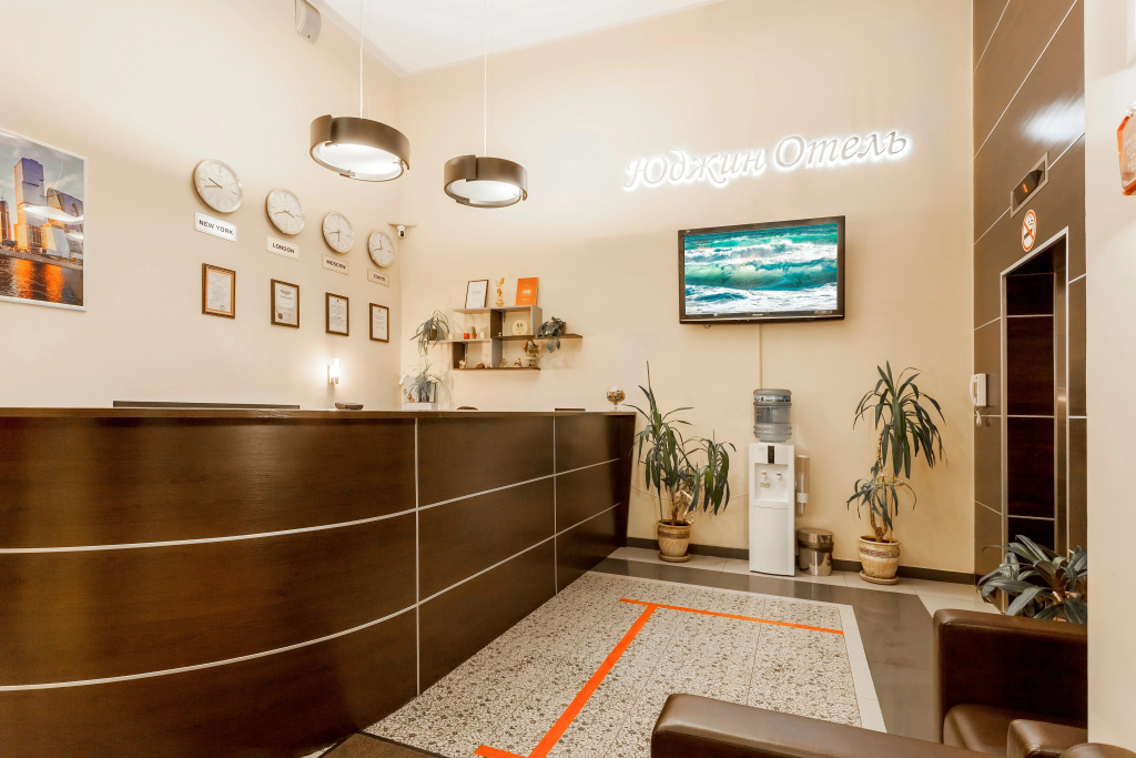 Lobby & Reception
