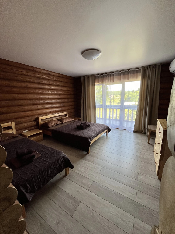 Трёхместный номер Standard с балконом в Родеро