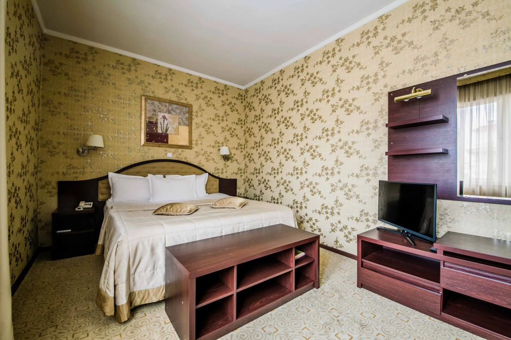 Minsk Hotel Room Type - 3 Bedrooms Superior Apartment