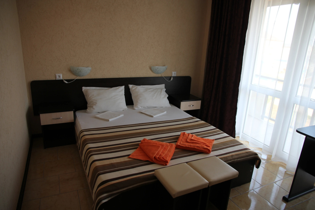 Standard Triple room with balcony and with view