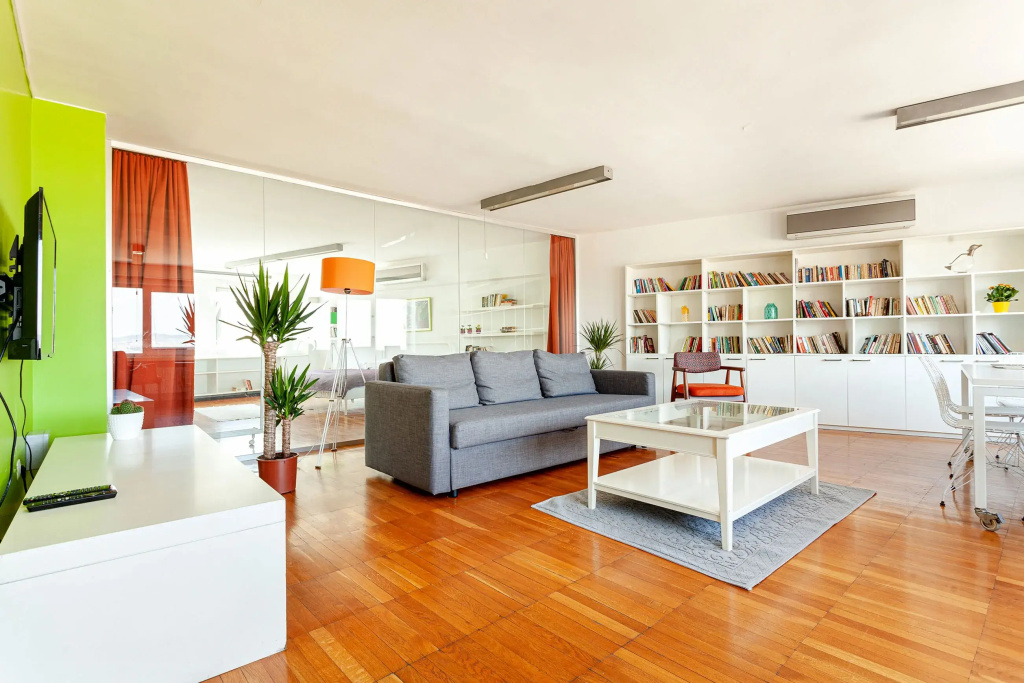 Апартаменты Spacious 3-Bedroom with Galata Tower & Bosphorus View — фото