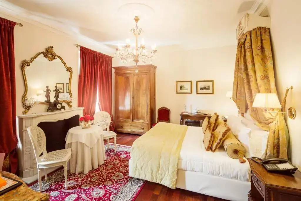 Deluxe Double room with view (full double bed)