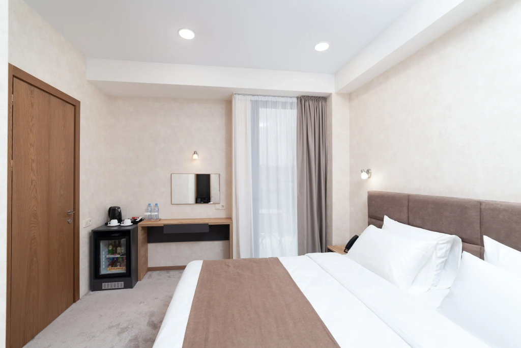 Double Junior Suite with balcony and with view (full double bed)