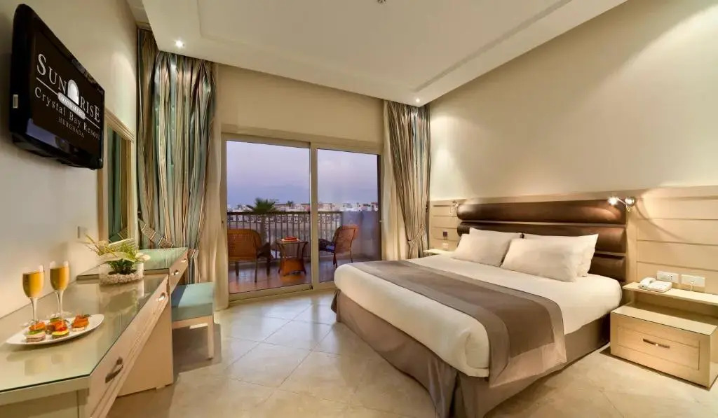 Полулюкс с балконом и рядом с пляжем в Sunrise Crystal Bay Resort