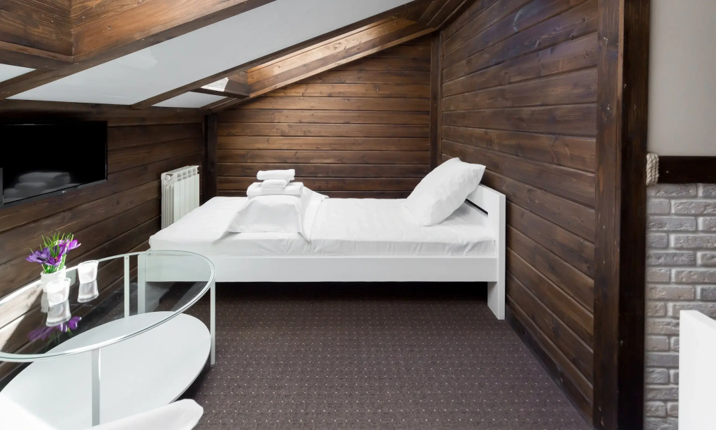 Standard Double Attic room (full double bed)