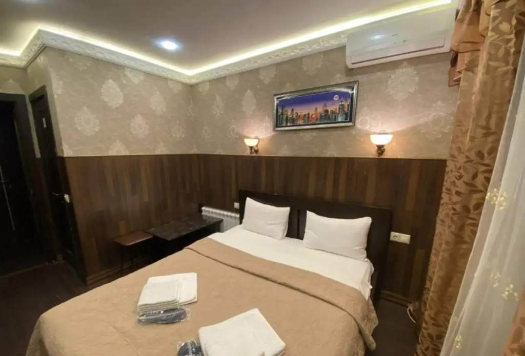 Komfort Room Type - Deluxe Double room full double bed