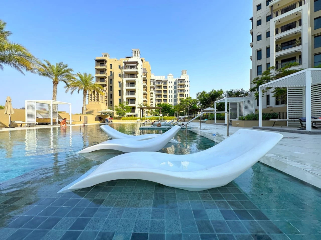 Resort w/ Direct Burj Al Arab View Flat