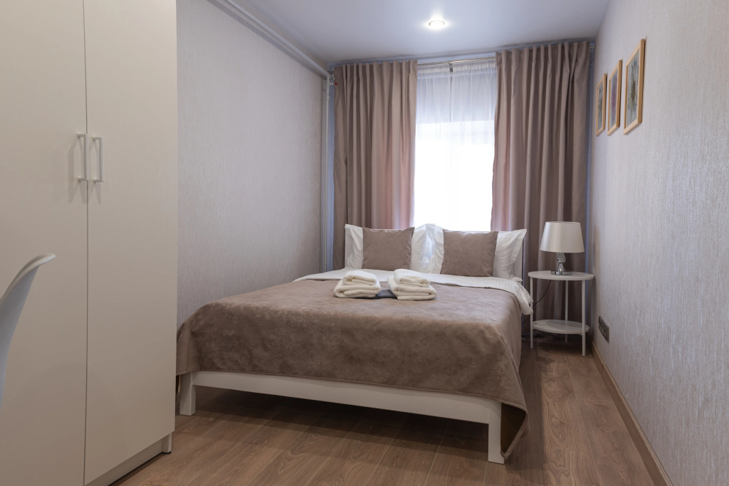 Comfort room with city view