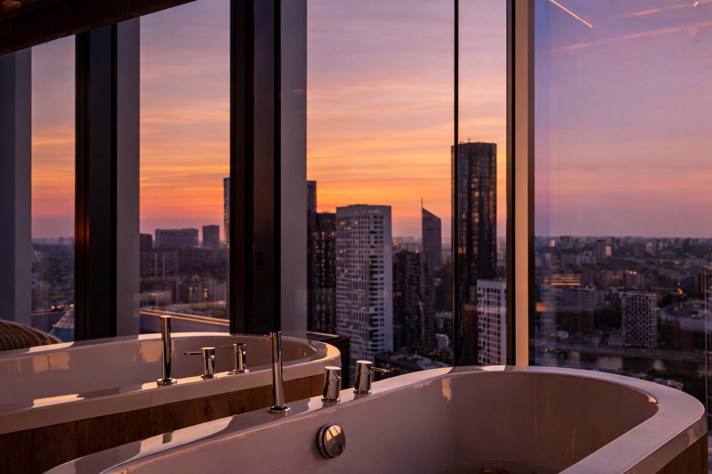Отель Апартаменты Sky City Moscow Ванна у окна! Закатная сторон! Дизайнерский Премиум Апартамент! в Москве