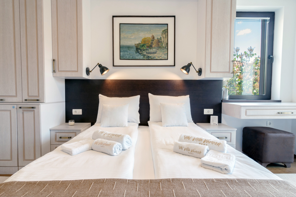 Standard Double room (full double bed)