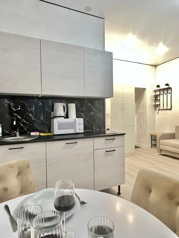 Квартира Красивая студия, 2 кровати - фото 7