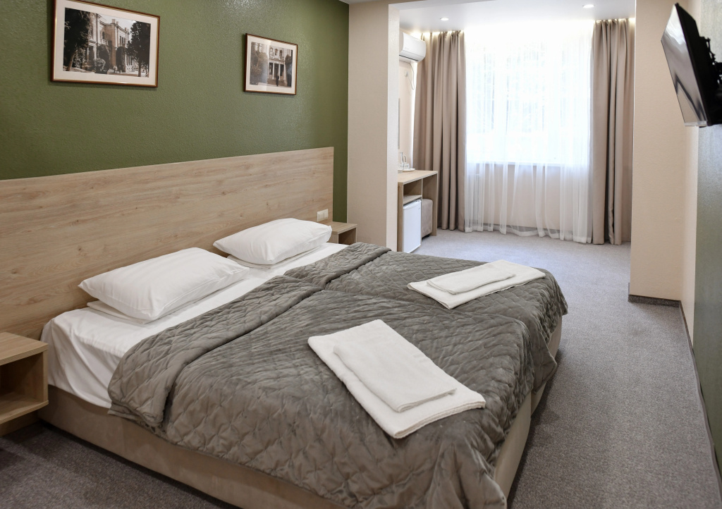 2 Bedrooms Comfort Family room