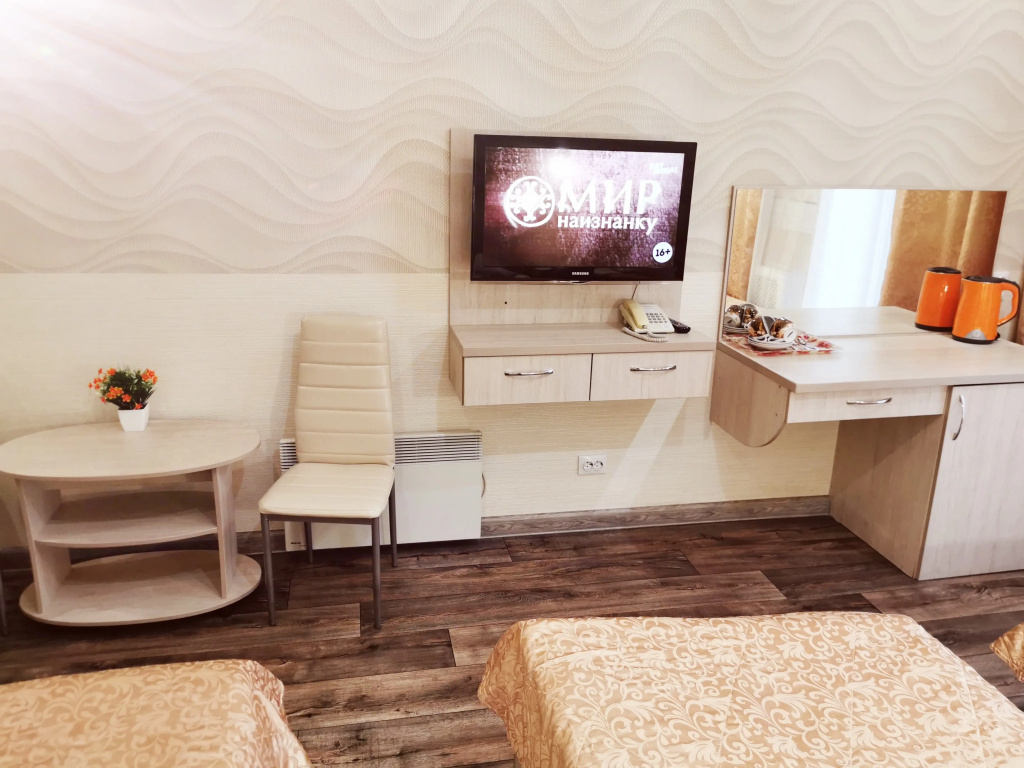 Standard Triple room