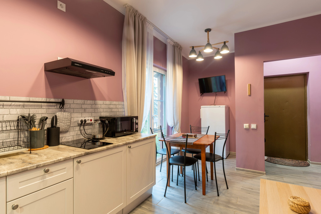 Четырёхместный коттедж Premium с красивым видом из окна в Нептун-2