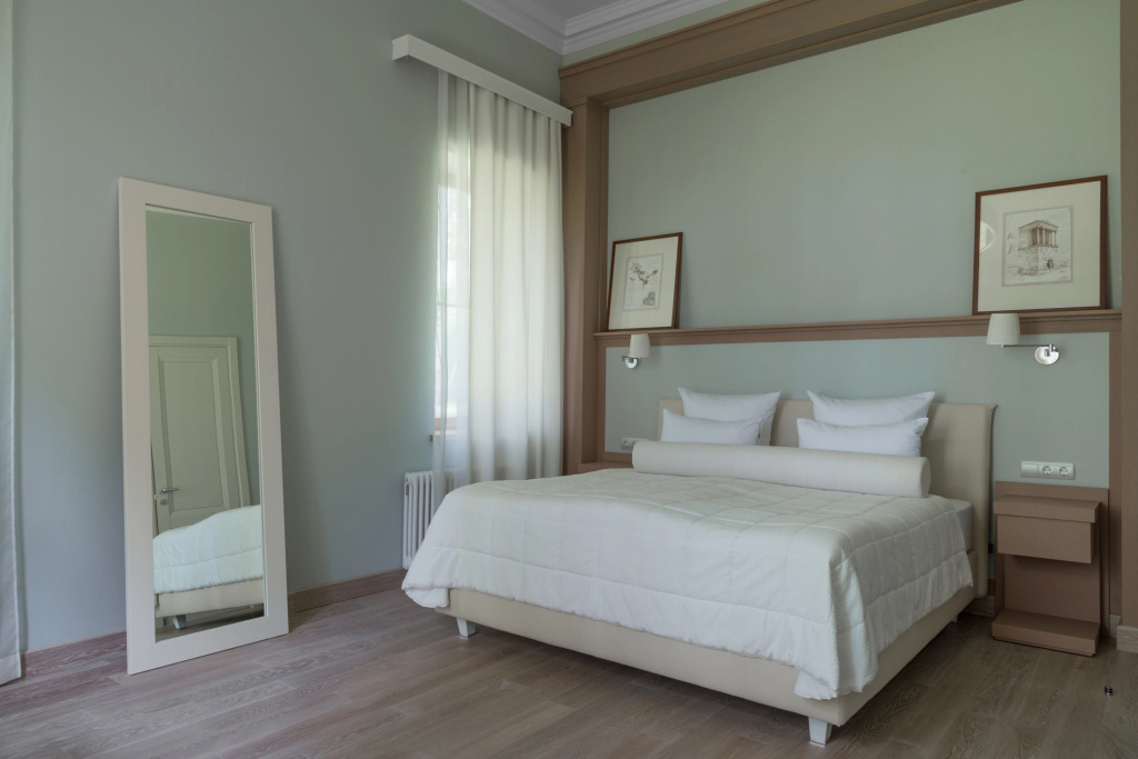 Deluxe Double room (full double bed)