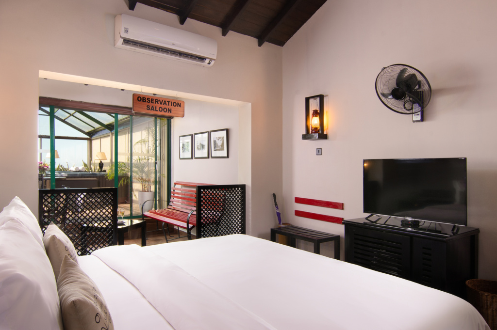 Double Junior Suite with mountain view (full double bed)