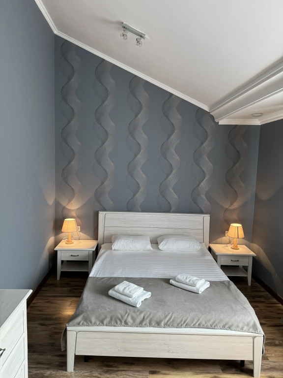 Double Suite (full double bed)