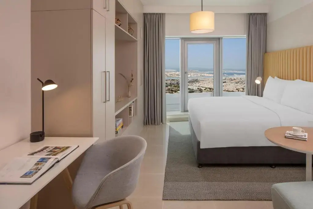 Двухместная студия-люкс (двуспальная кровать) в Staybridge Suites Dubai Financial Centre