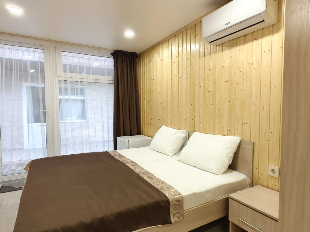 Двухместный номер Comfort (двуспальная кровать) в Гранат
