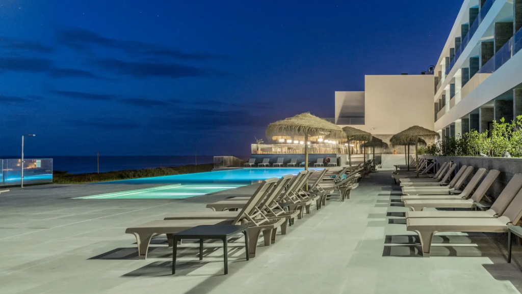 Beach & Waterfront