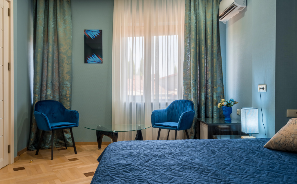 Superior Double room with city view (full double bed)