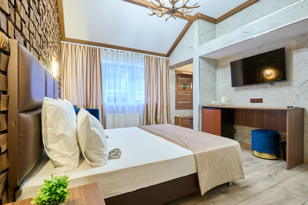 Astra De Rosa Hotel Room Type - Superior Double room full double bed