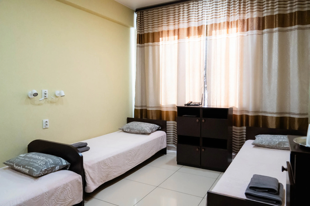 Economy Triple room