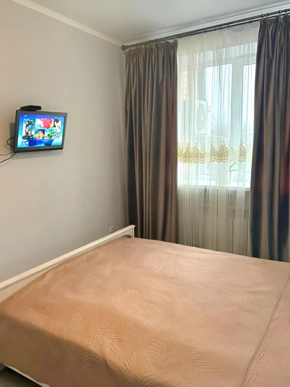 Квартира Уютная просторная Евродвушка с видом на гору - фото 4