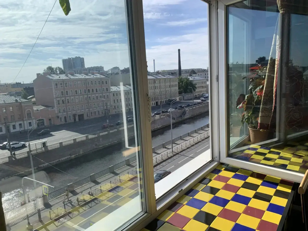 Квартира двухпалубная романтика у канала — фото