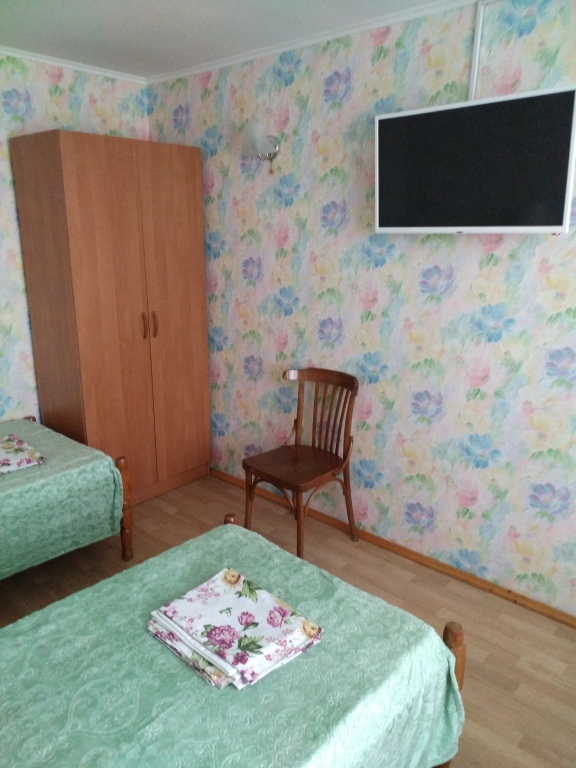 Люкс с 2 комнатами с балконом и с красивым видом из окна в Райский уголок
