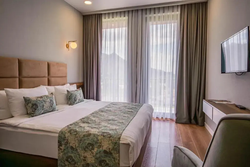 Standard Double room with balcony (full double bed)