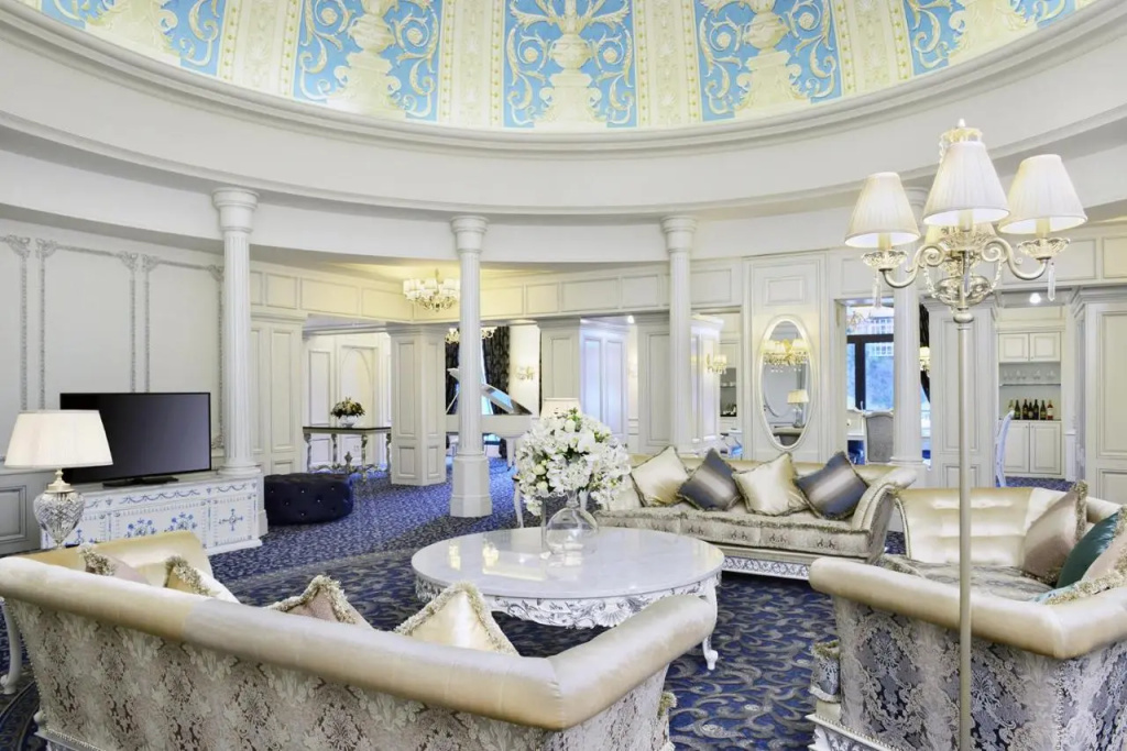 Отель Ambassadori Hotel Tbilisi — фото
