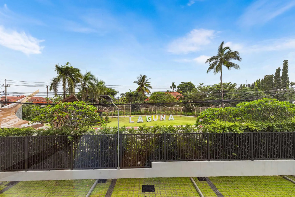 Lakeside Residences 2 bedrooms 1218 Apartments
