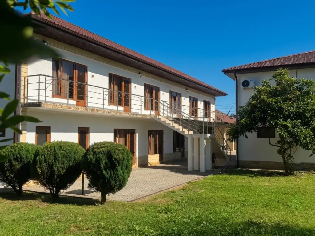 Devyat Zhemchuzhin Guest house