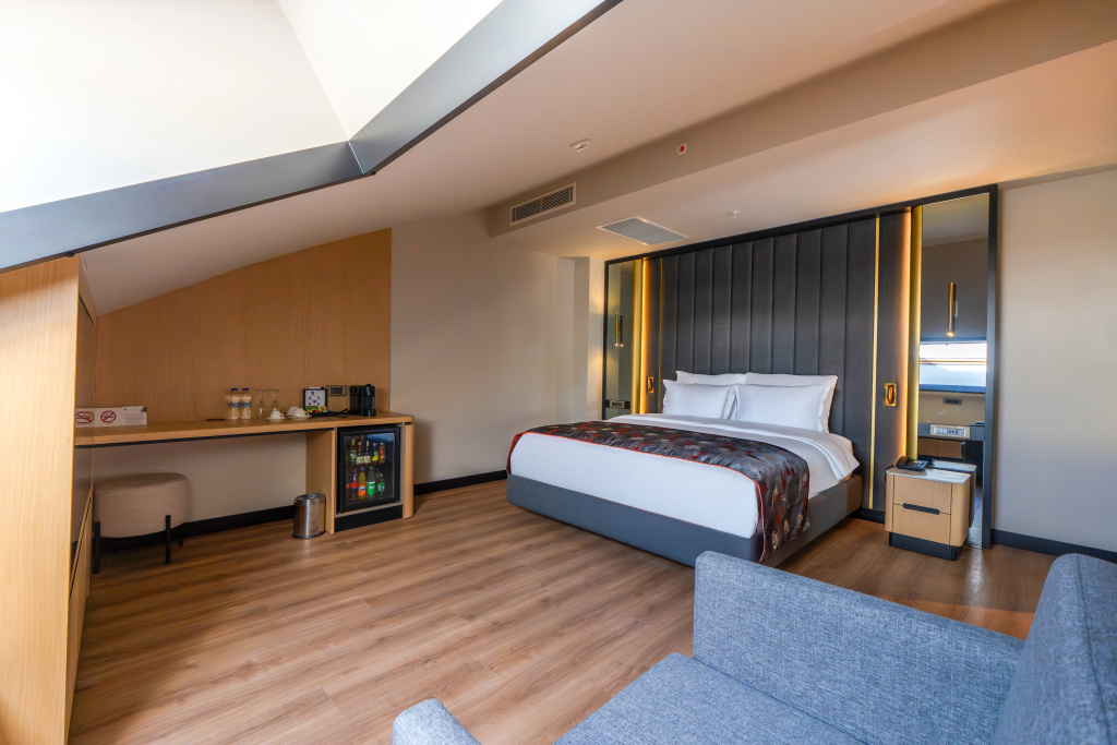 Double Suite (full double bed)