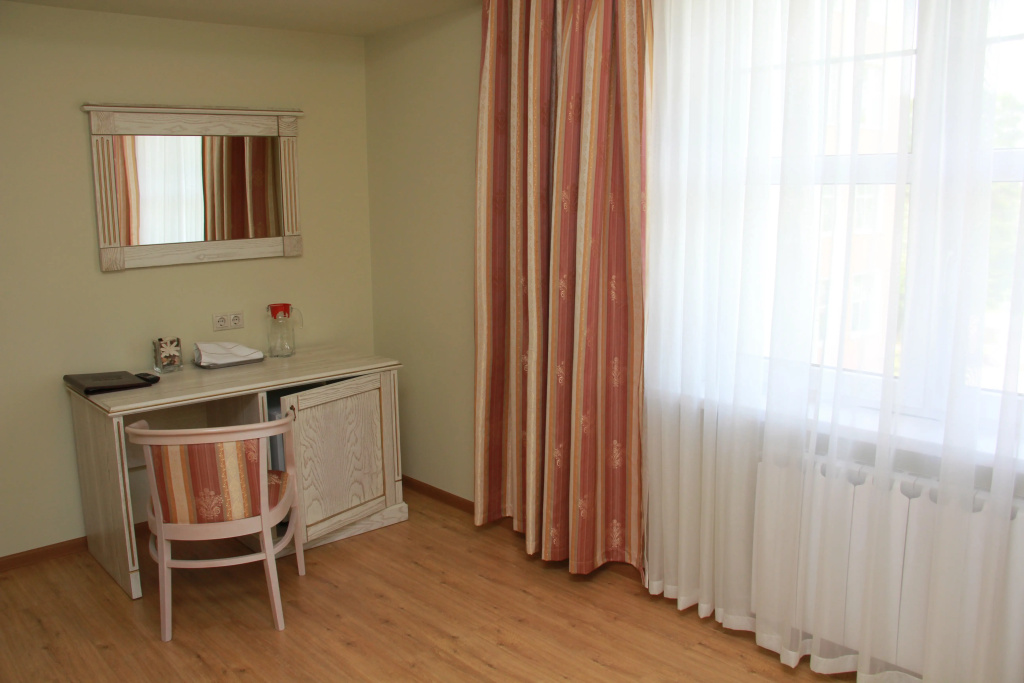 2 Bedrooms Double Suite with park view (full double bed)