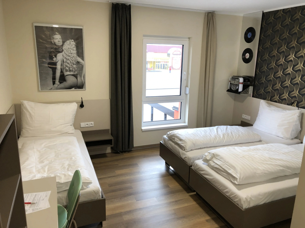 Economy room