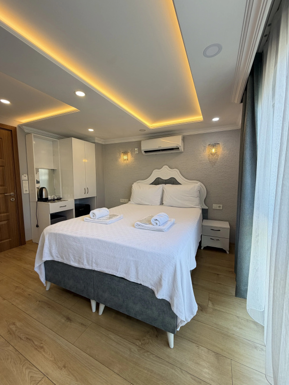 Superior Double Attic room with balcony (full double bed)