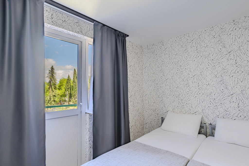 Standard Double room with balcony (full double bed)