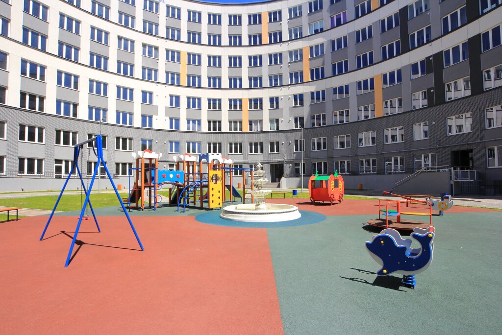 апартаменты павлин в калининграде. генерала галицкого 24 калининград. калининград улица генерала галицкого дом 24. галицкого 24 калининград. бегемот галицкого 24.